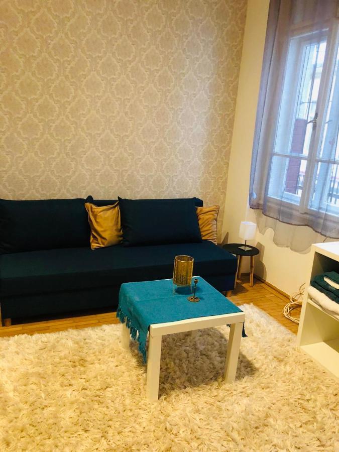 Butterfly Free Parking At Riverside Apartment Budapest Exterior photo